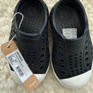 NWT Native - Jefferson Baby/Toddler C4 Slip-On in Black and White